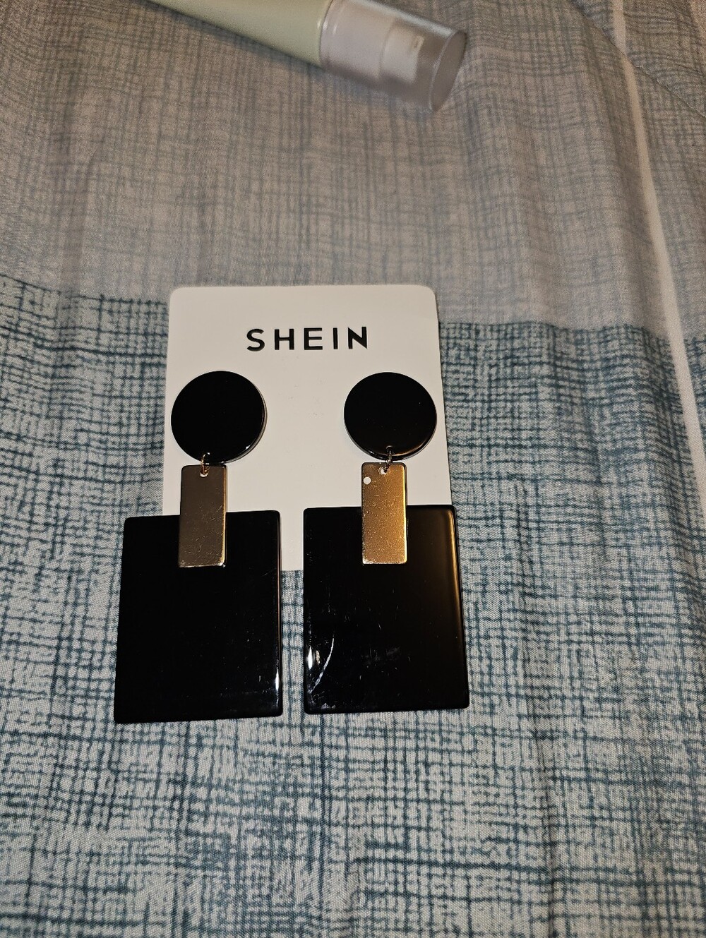 SHEIN Black and Gold Geometric Drop Earrings